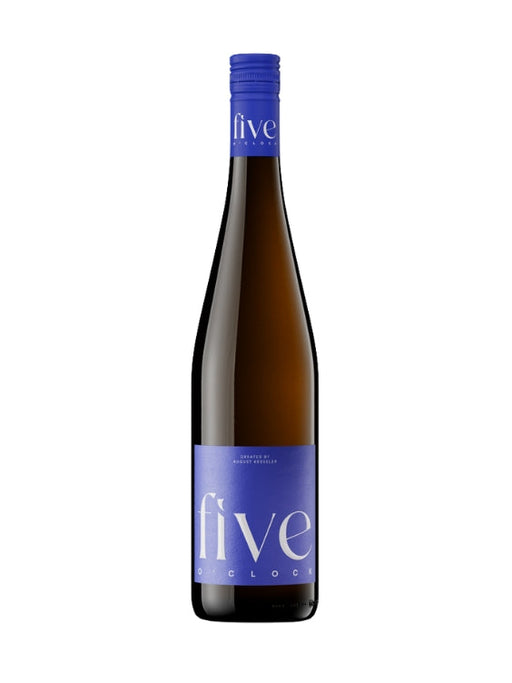 Mein-Weinhandel August Kesseler Five o' Clock Riesling 2025 in einer eleganten Weinflasche mit blauem Etikett