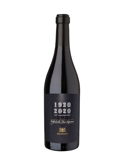 Bennati Valpolicella DOC Superiore 2019 100° Anniversario Rotwein Flasche mit dunklem Etikett und goldener Schrift.