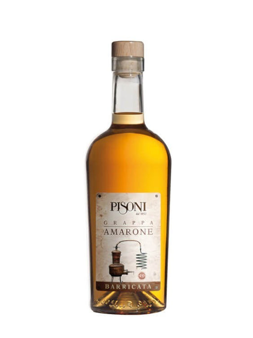 Mein-Weinhandel Pisoni Grappa Amarone Barricata 0,7l, gereift in Eichenfässern, mit Noten von Vanille, Tabak und Kakao.