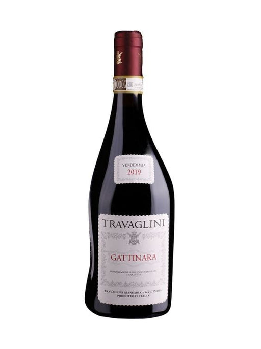 Mein-Weinhandel Travaglini Gattinara DOCG 2019 Rotwein aus Italien, rubinrot mit Granatreflexen, Aromen von Kirschen, Himbeeren, Veilchen und Gewürzen.