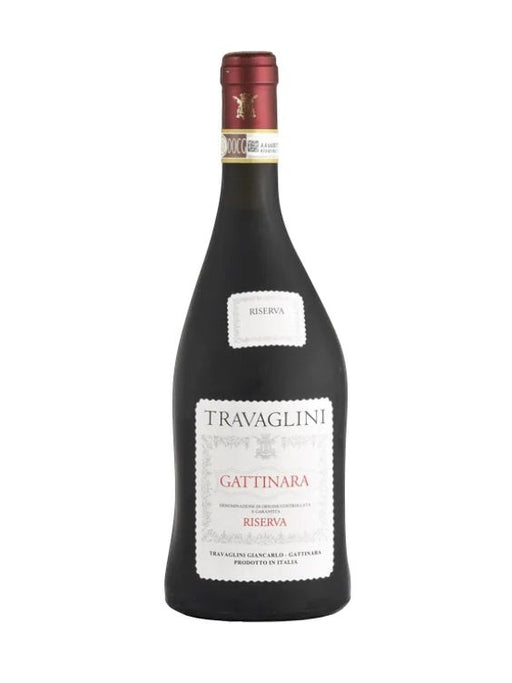Travaglini Gattinara DOCG Riserva 2019 Rotwein aus 100% Nebbiolo, Granatrot, mit Aromen von Kirsche, Veilchen, Tabak und Leder.
