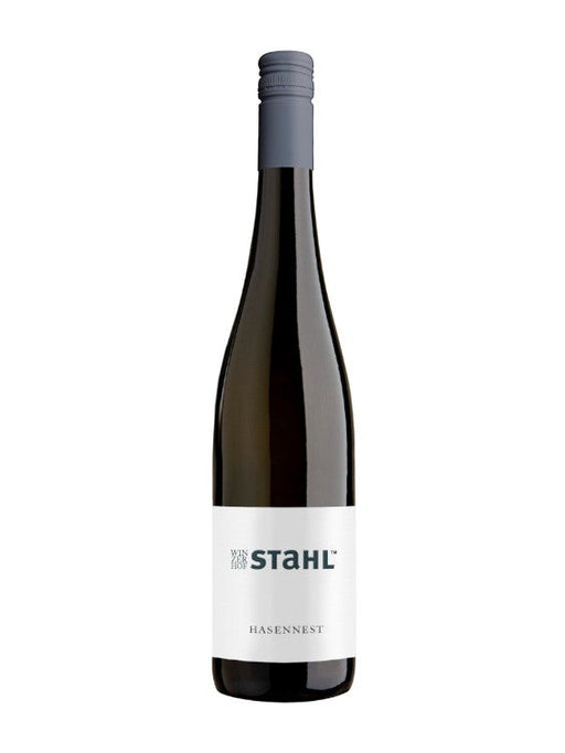 Winzerhof Stahl HASENNEST Müller-Thurgau 2023 Weißwein mit Pfirsich- und Salznoten, mineralisch und fein.