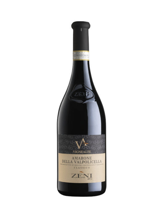 Mein-Weinhandel ZENI Amarone della Valpolicella Classico Vigne Alte 2019 Rotweinflasche vor weißem Hintergrund